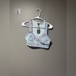 Womans flower top nwt